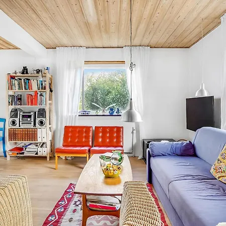 2 Bedroom Lovely In Дом отдыха